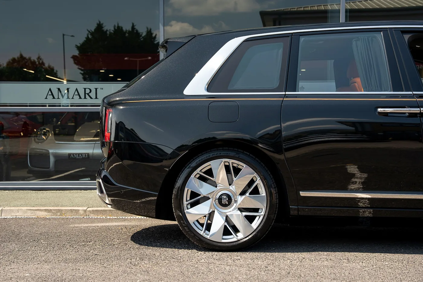 2025 Rolls-Royce Cullinan angeboten von einem Supersportwagenhändler in Preston, Vereinigtes Königreich, Foto 14 von 25