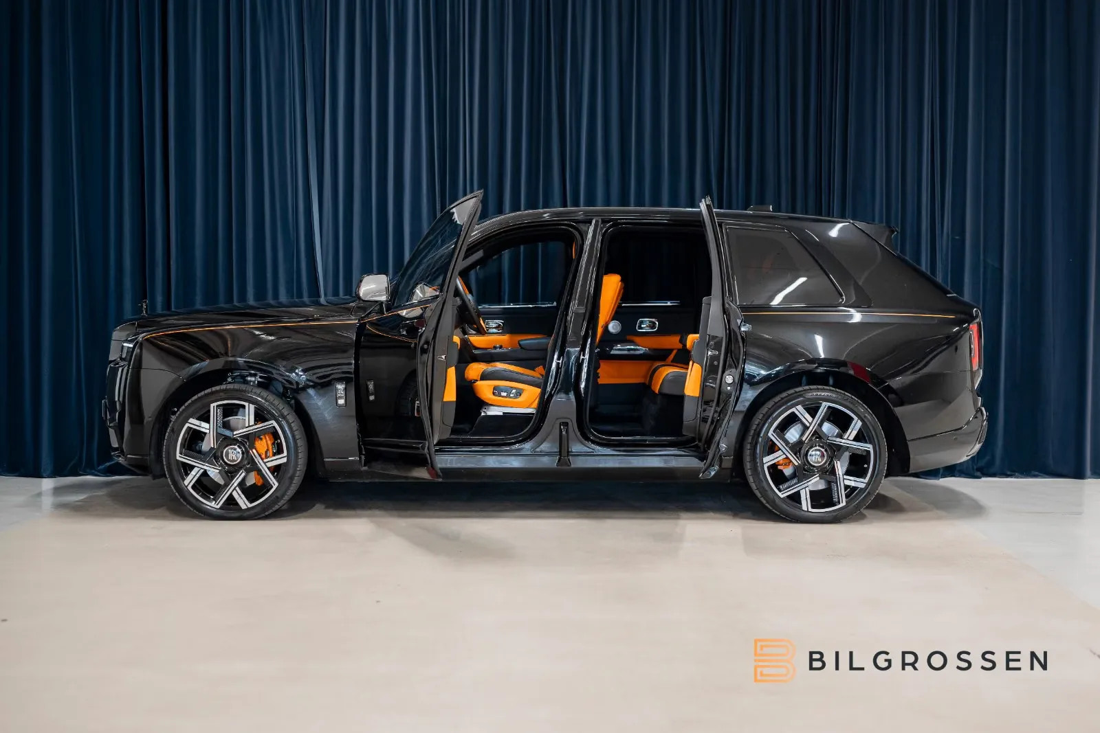 2025 Rolls-Royce Cullinan Series II Black Badge, 3/30