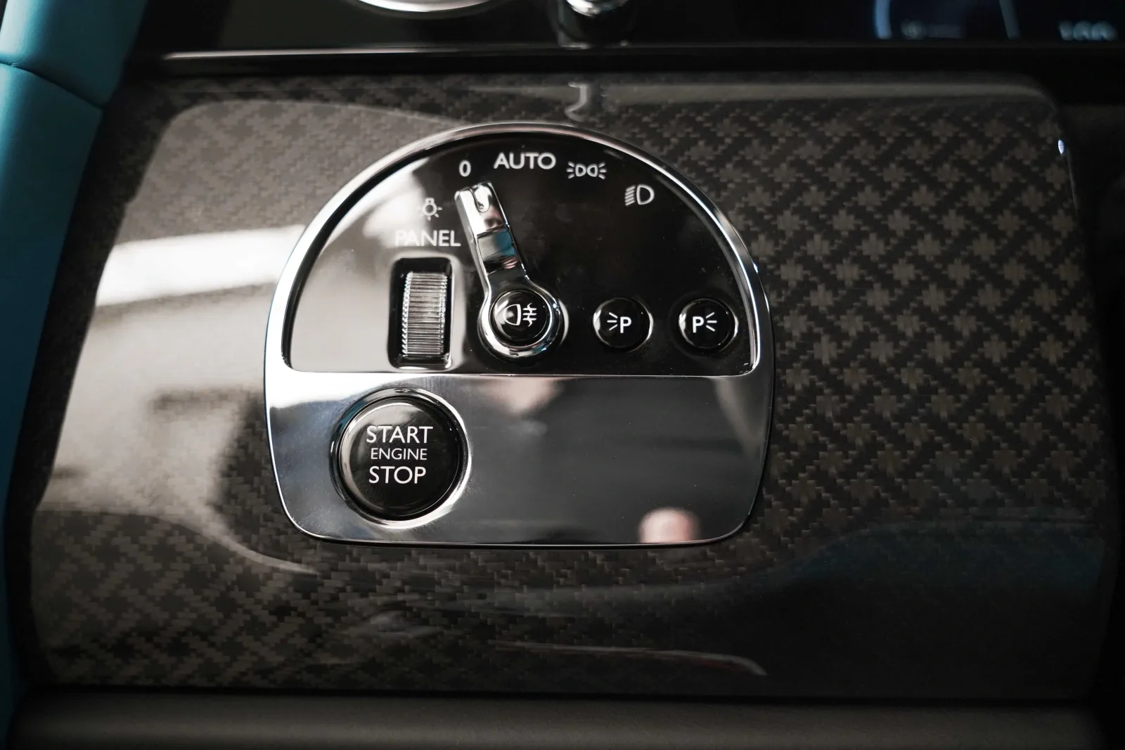 2025 Rolls-Royce Cullinan Series II Black Badge, 13/25