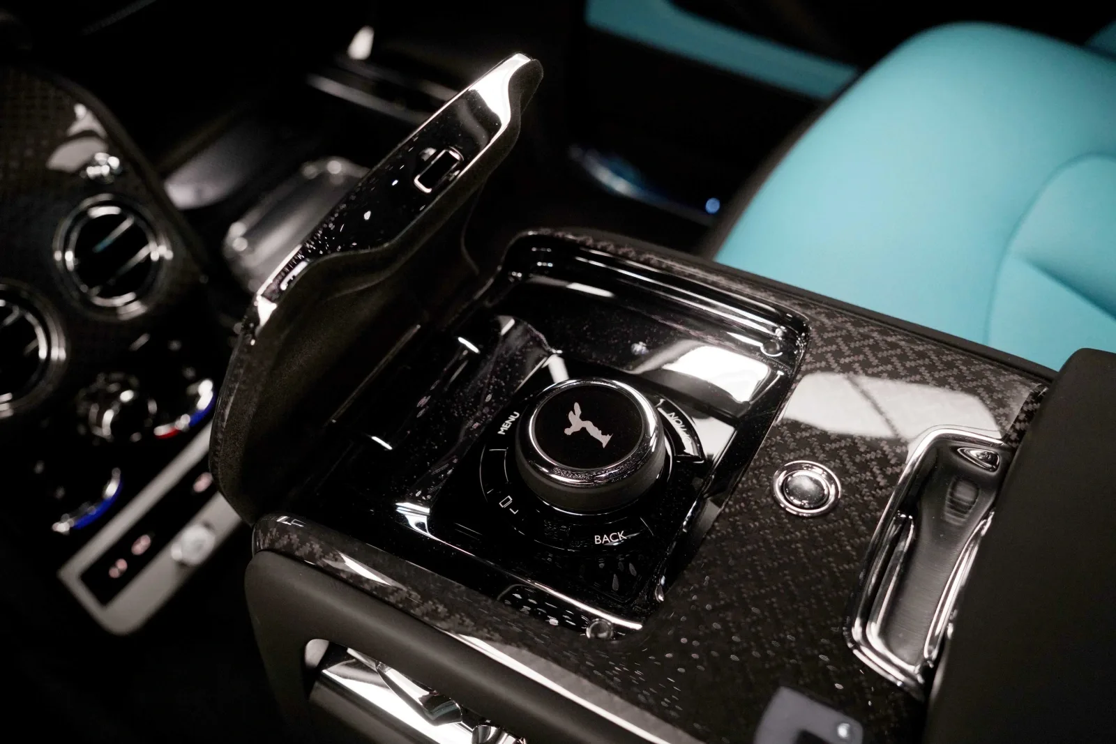 2025 Rolls-Royce Cullinan Series II Black Badge, 19/25