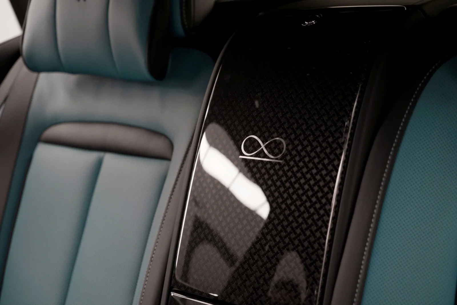 2025 Rolls-Royce Cullinan Series II Black Badge, 22/25