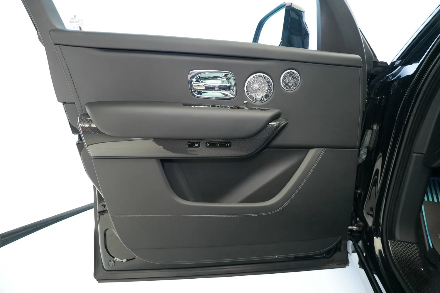 2025 Rolls-Royce Cullinan Series II Black Badge, 6/16