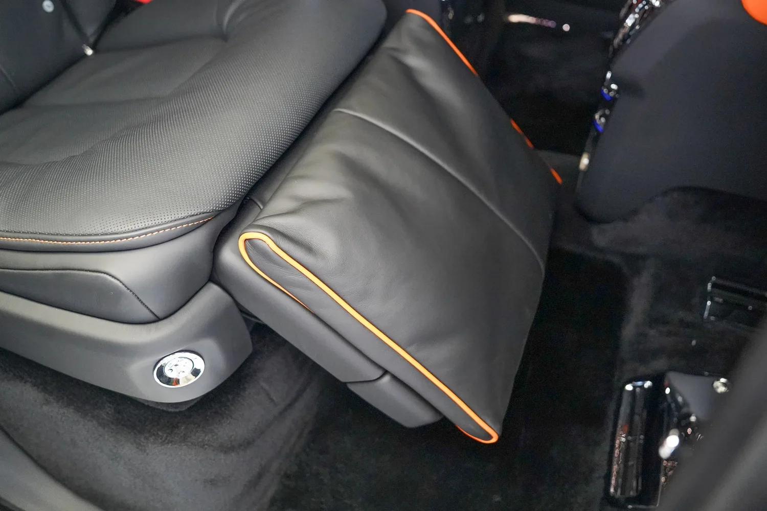 2025 Rolls-Royce Cullinan Series II Black Badge, 13/19