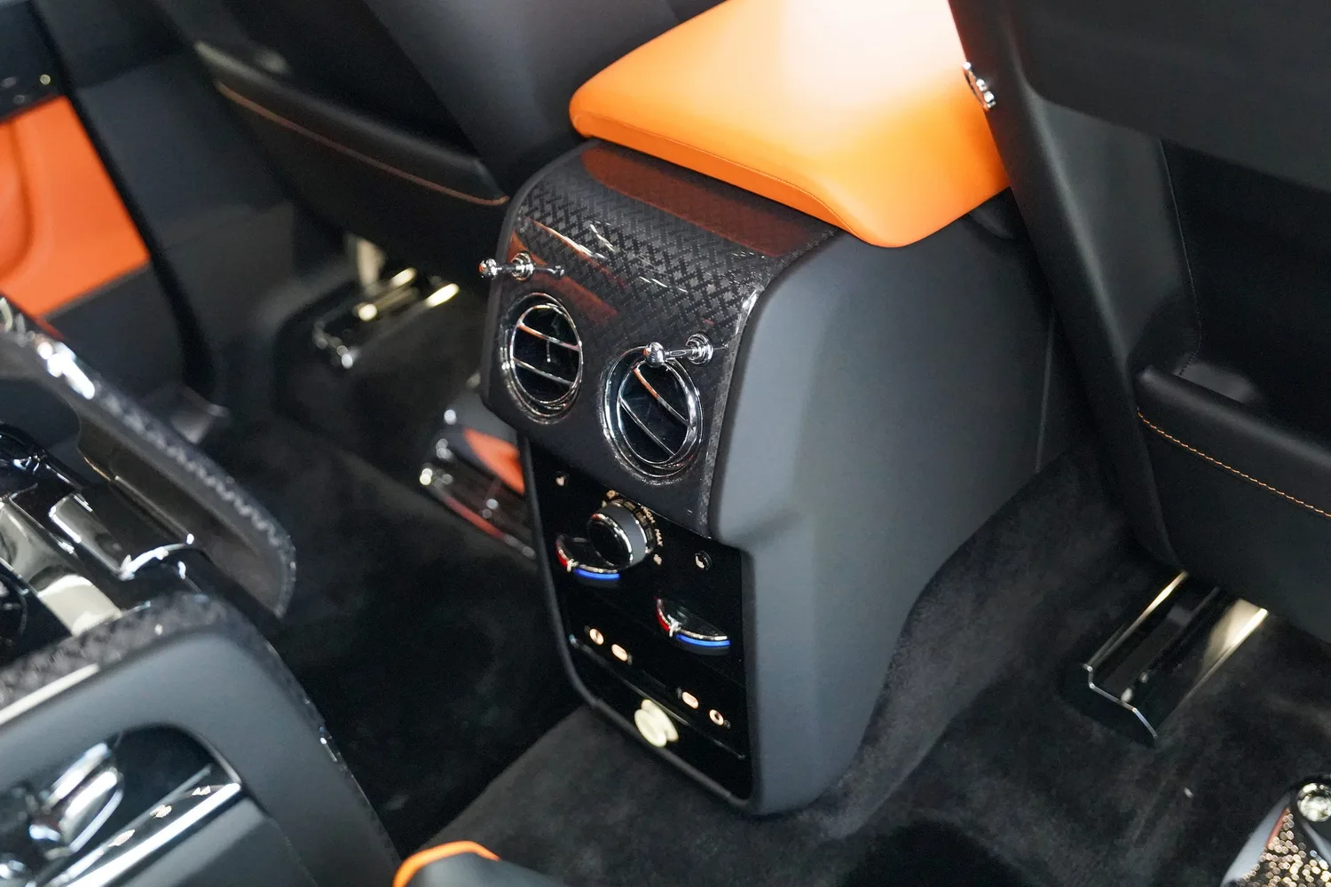 2025 Rolls-Royce Cullinan Series II Black Badge, 14/19