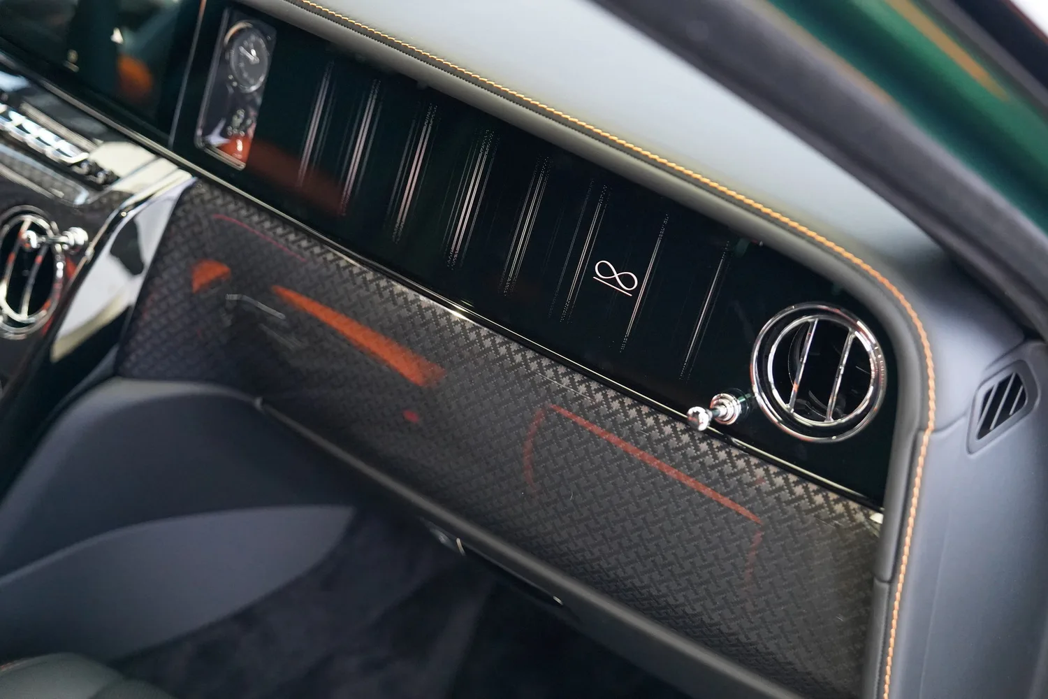 2025 Rolls-Royce Cullinan Series II Black Badge, 16/19
