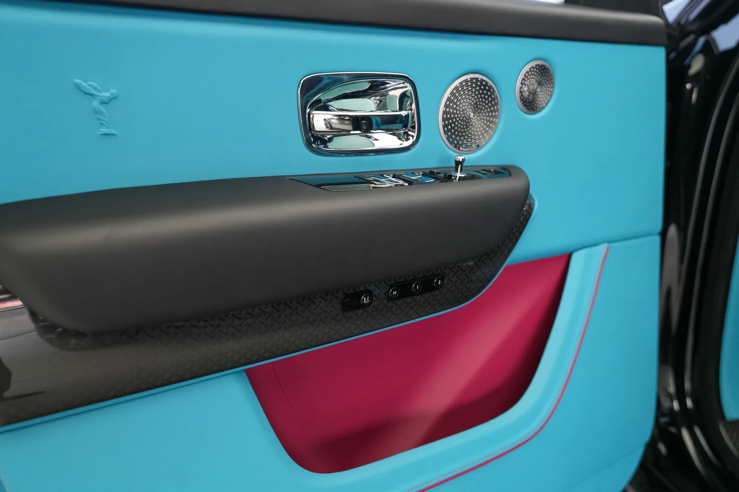 2025 Rolls-Royce Cullinan Series II Black Badge, 3/17