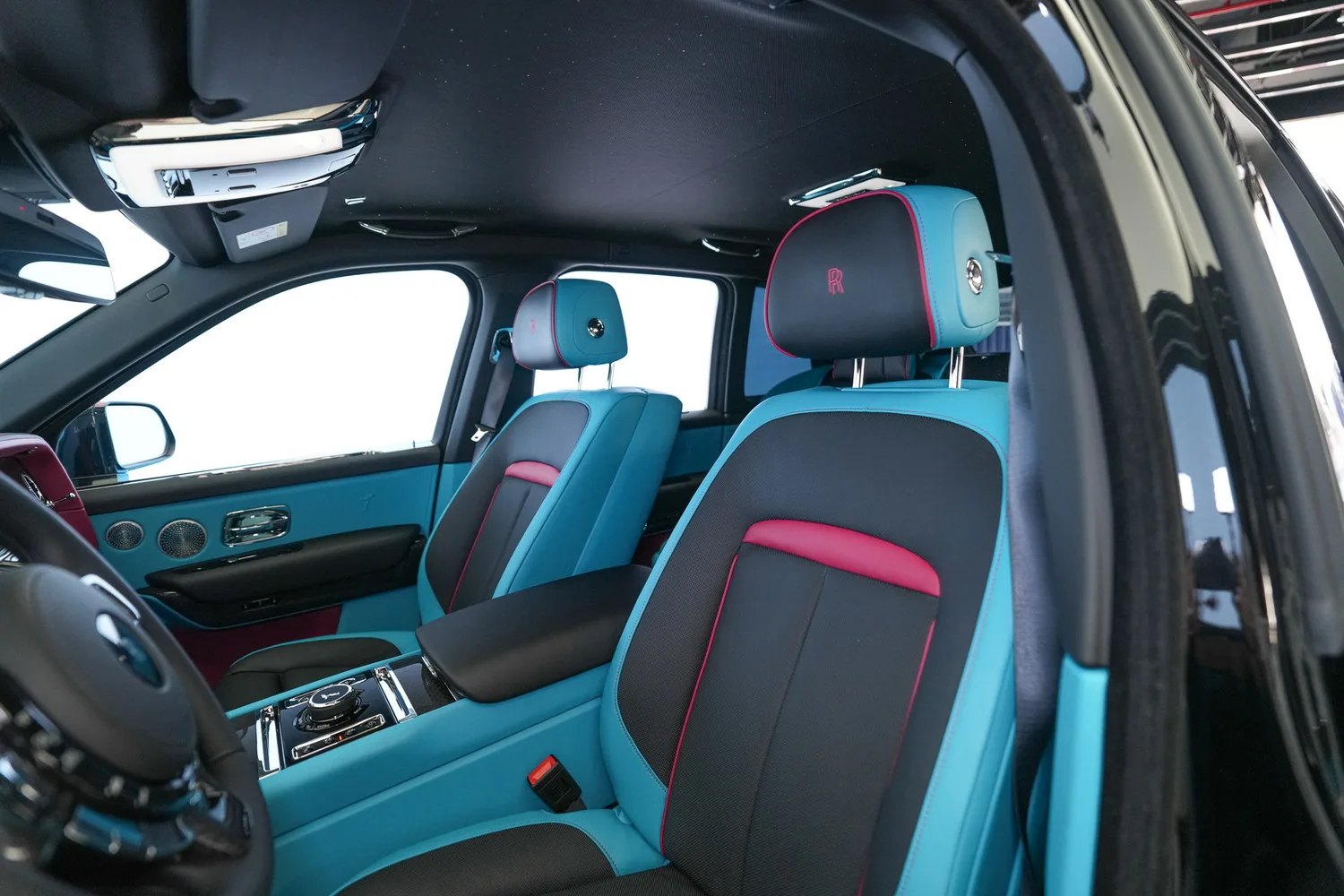 2025 Rolls-Royce Cullinan Series II Black Badge, 6/17