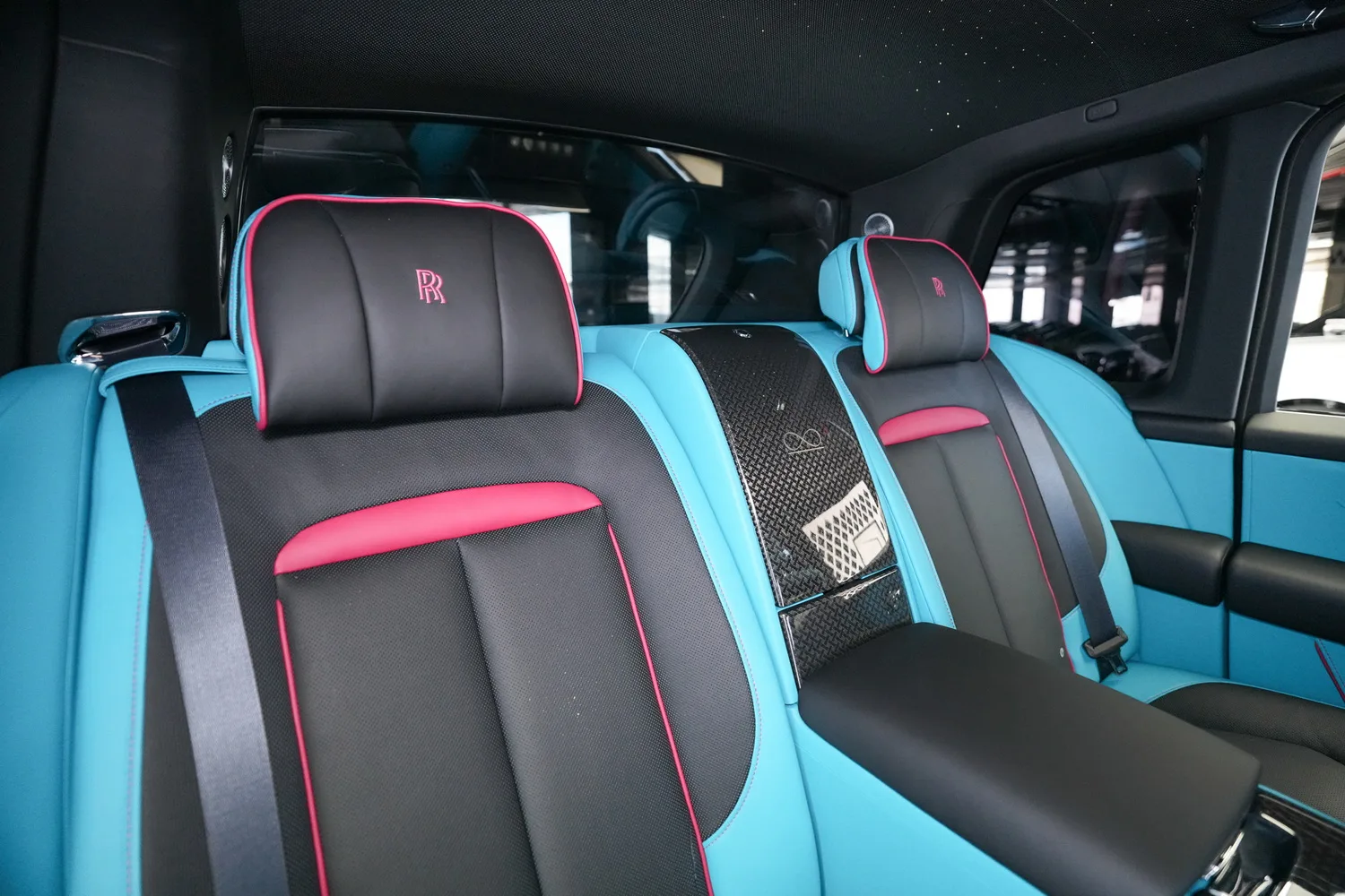 2025 Rolls-Royce Cullinan Series II Black Badge, 10/17