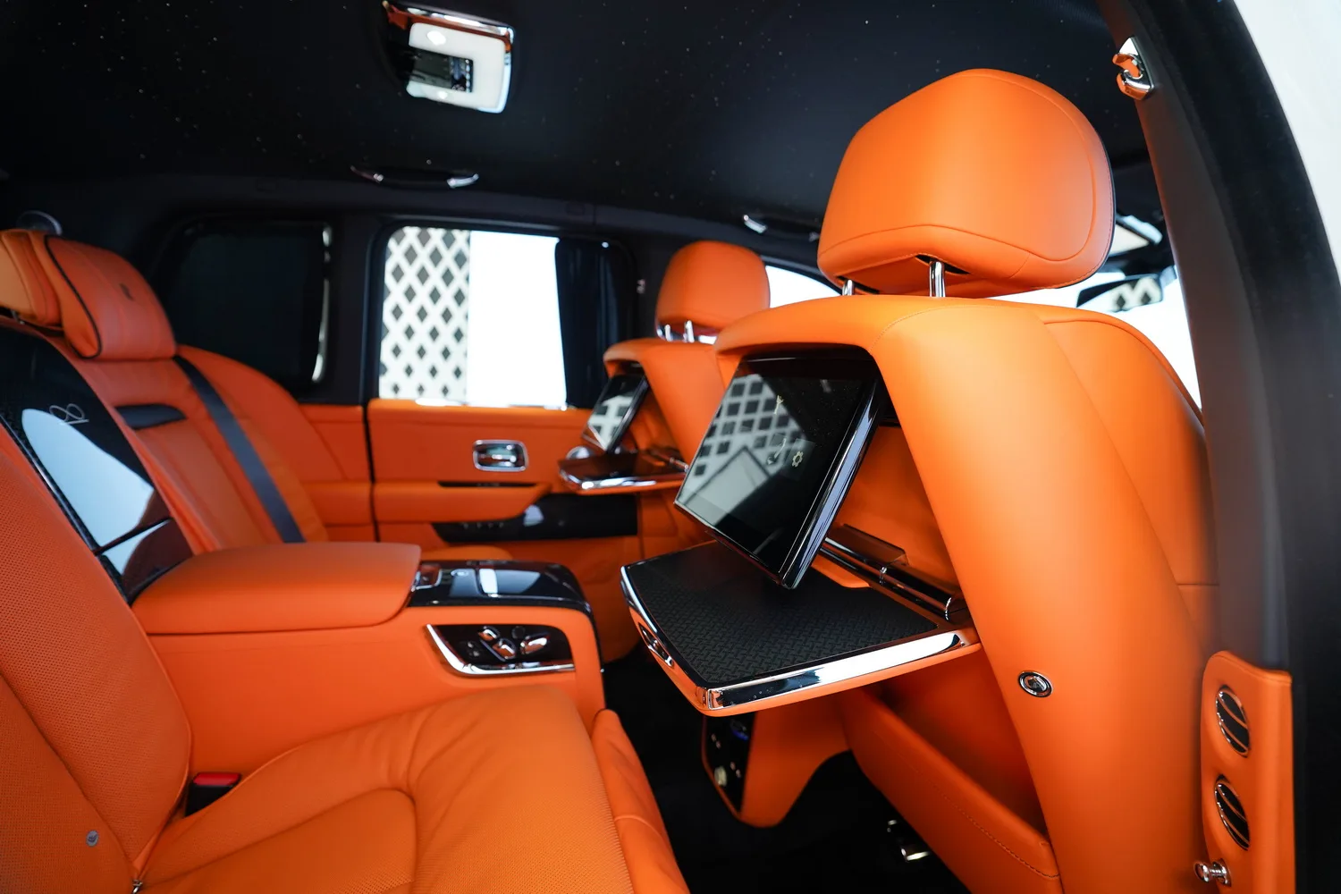 2025 Rolls-Royce Cullinan Series II Black Badge, 17/20