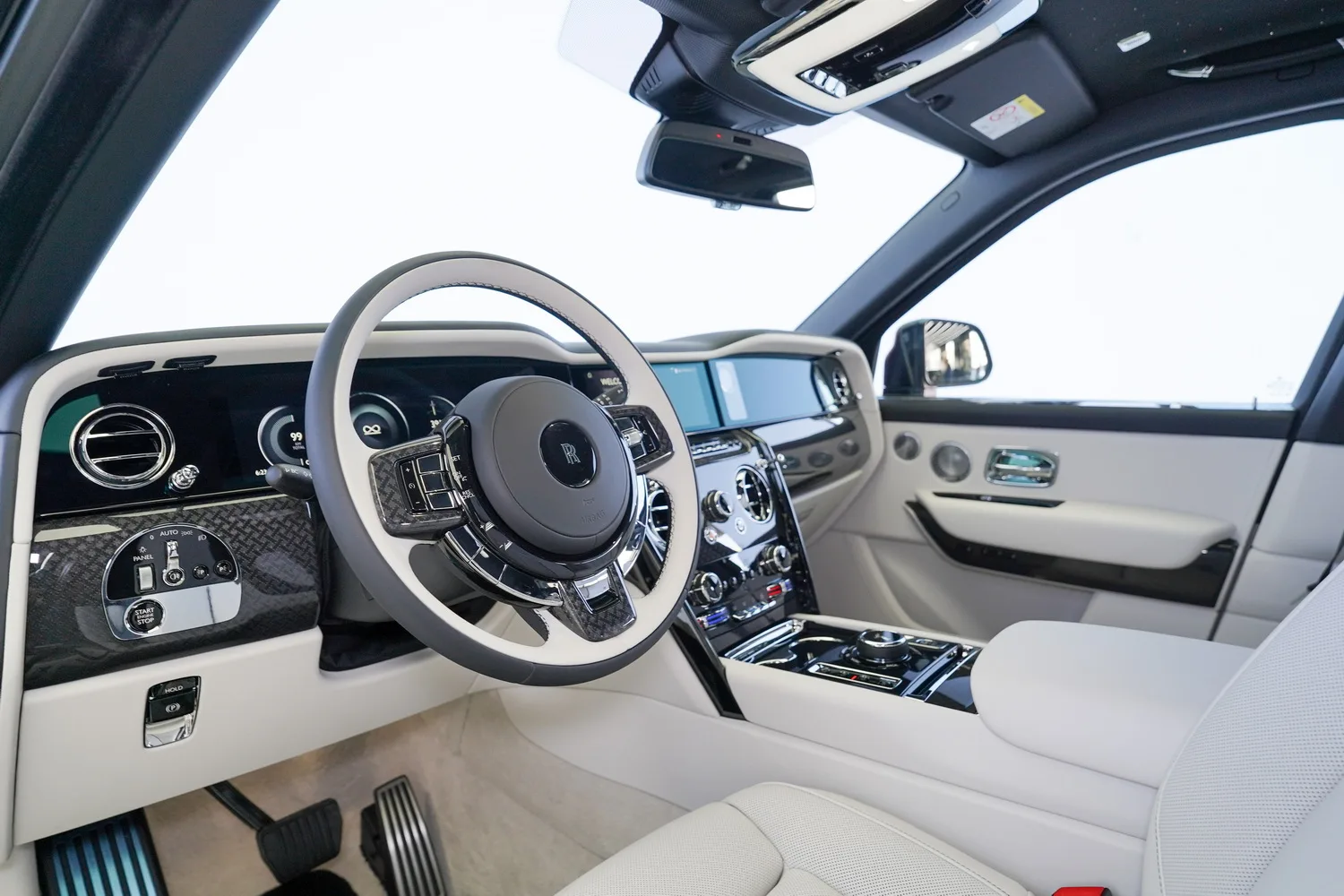 2025 Rolls-Royce Cullinan Series II Black Badge, 3/17