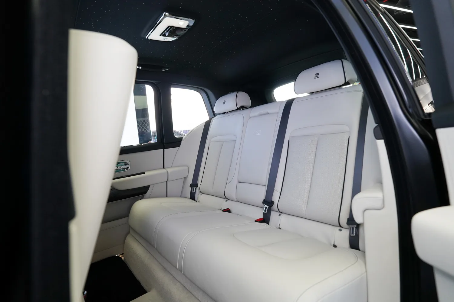 2025 Rolls-Royce Cullinan Series II Black Badge, 6/17