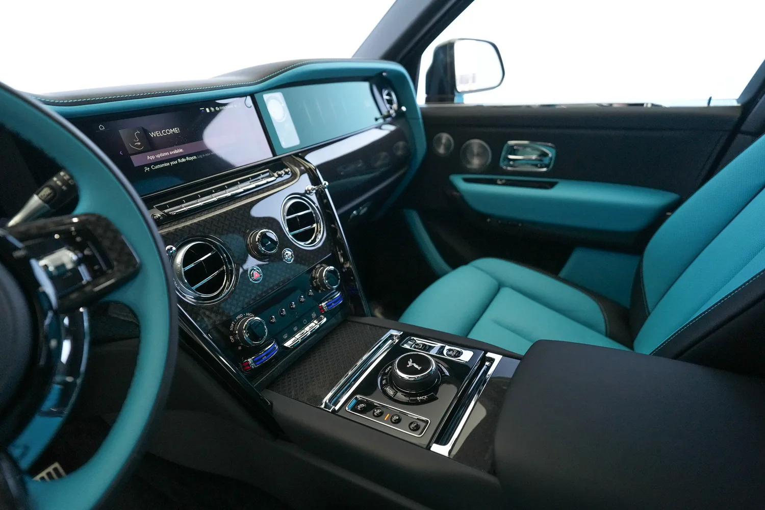 2025 Rolls-Royce Cullinan Series II Black Badge, 3/18