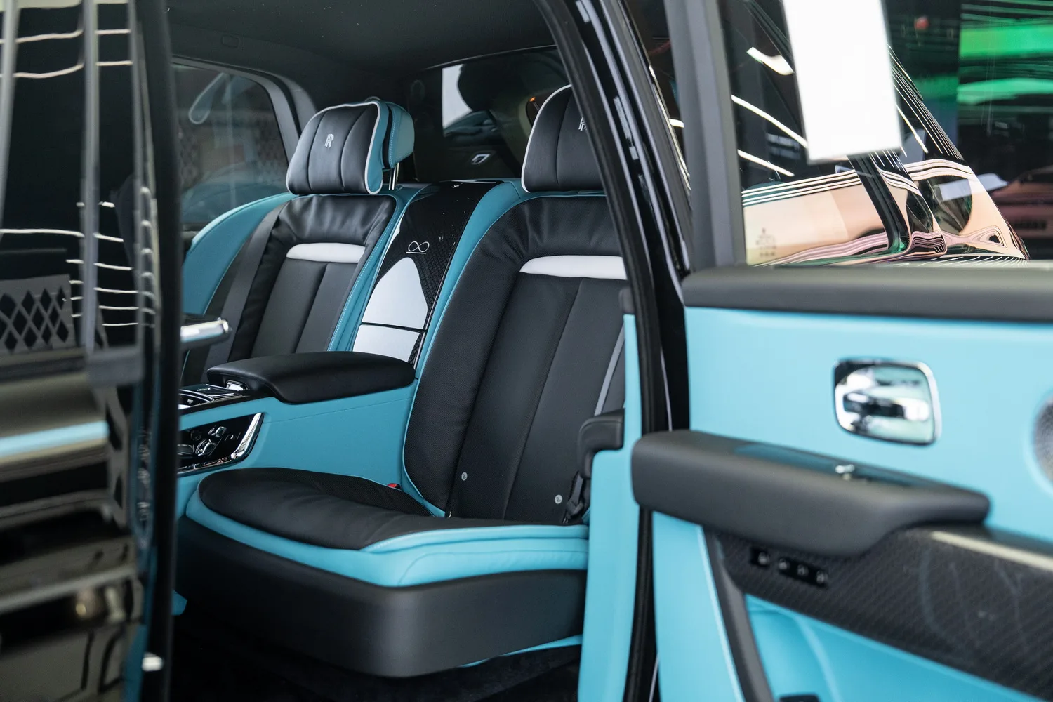 2025 Rolls-Royce Cullinan Series II Black Badge, 10/20