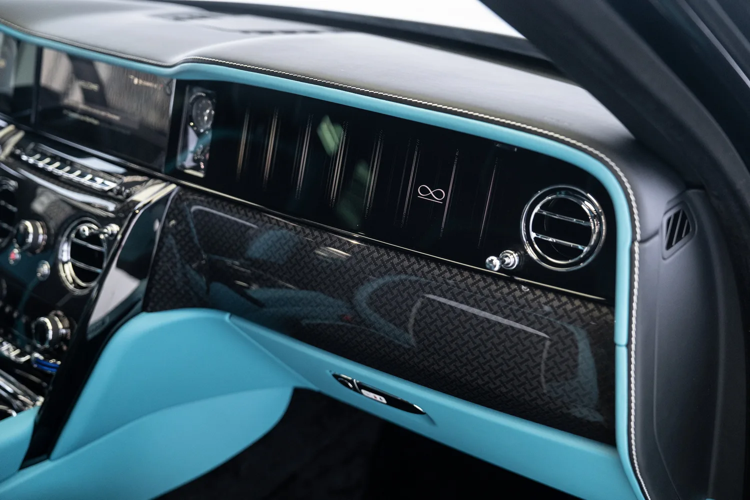 2025 Rolls-Royce Cullinan Series II Black Badge, 16/20