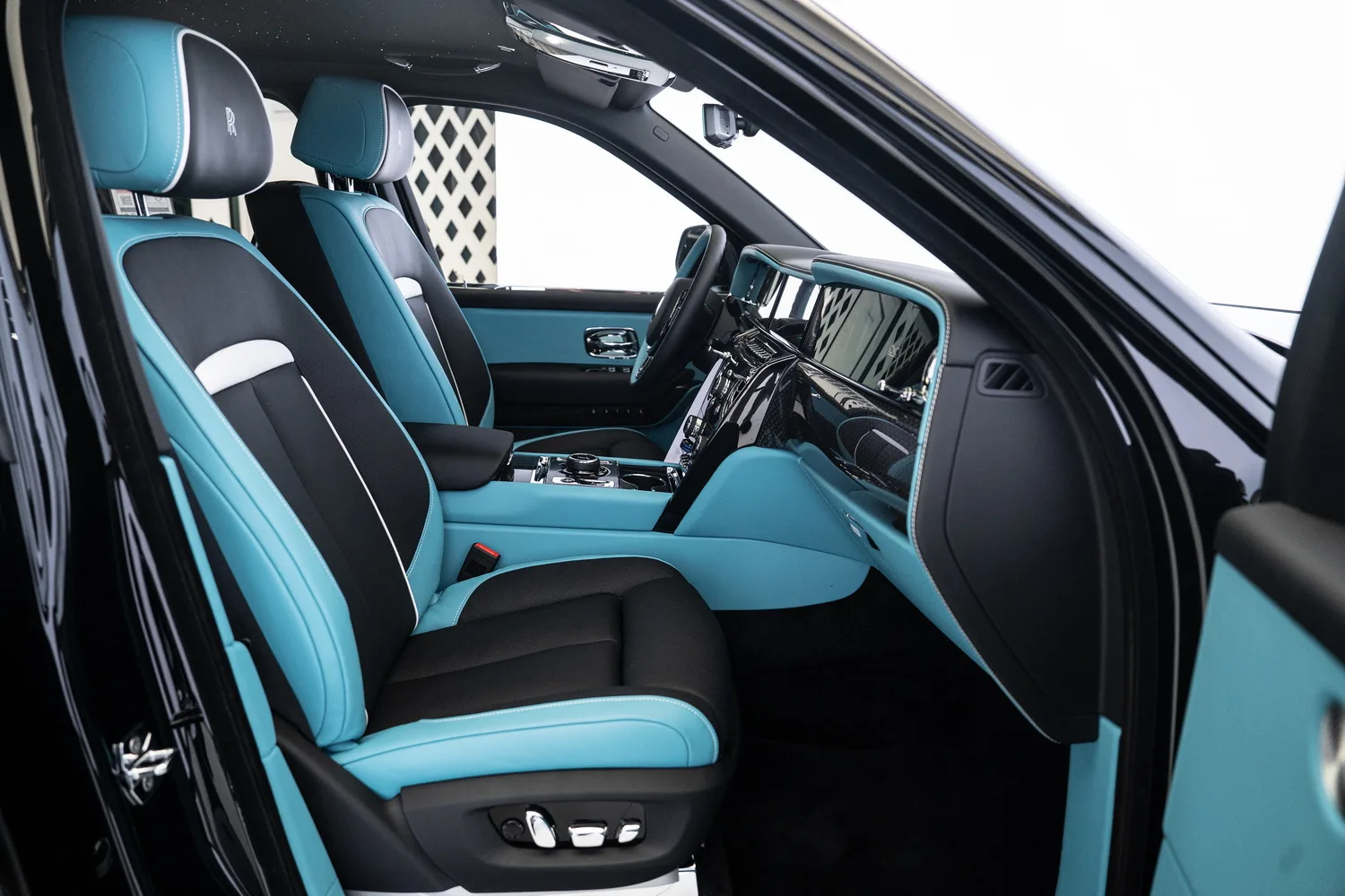 2025 Rolls-Royce Cullinan Series II Black Badge, 17/20