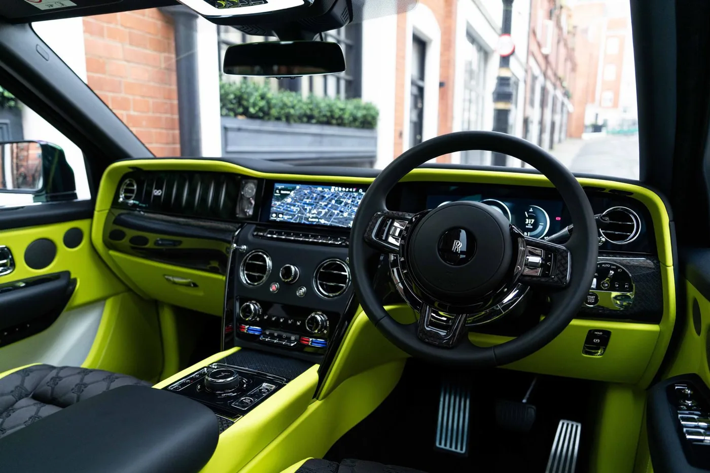 2025 Rolls-Royce Cullinan Black Badge angeboten von einer Vertragshändlergruppe in London, Vereinigtes Königreich, Foto 4 von 25
