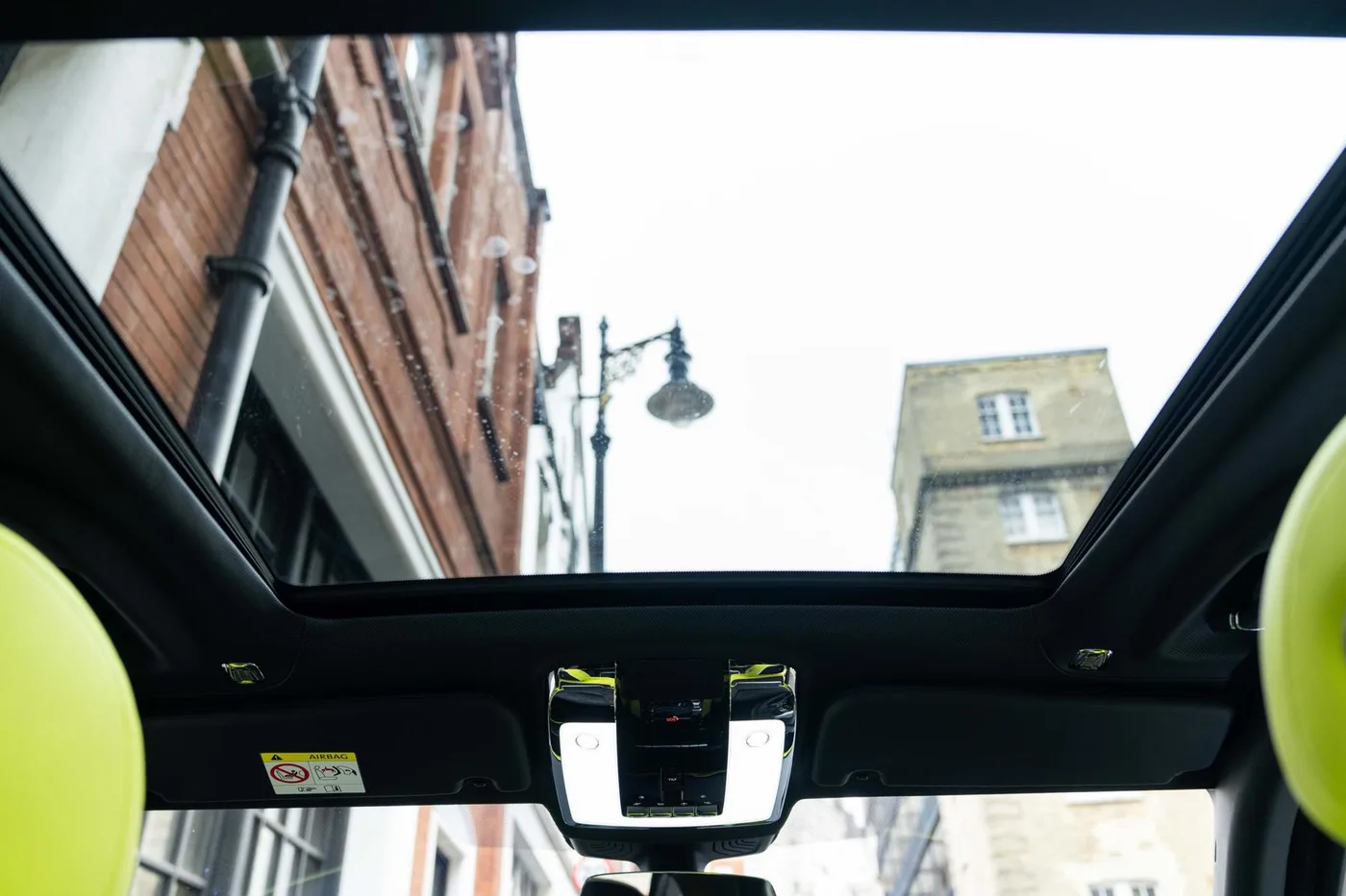 2025 Rolls-Royce Cullinan Black Badge angeboten von einer Vertragshändlergruppe in London, Vereinigtes Königreich, Foto 11 von 25