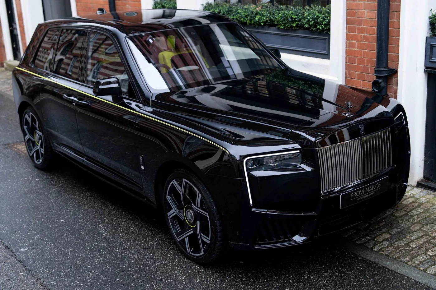 2025 Rolls-Royce Cullinan Black Badge angeboten von einer Vertragshändlergruppe in London, Vereinigtes Königreich, Foto 14 von 25