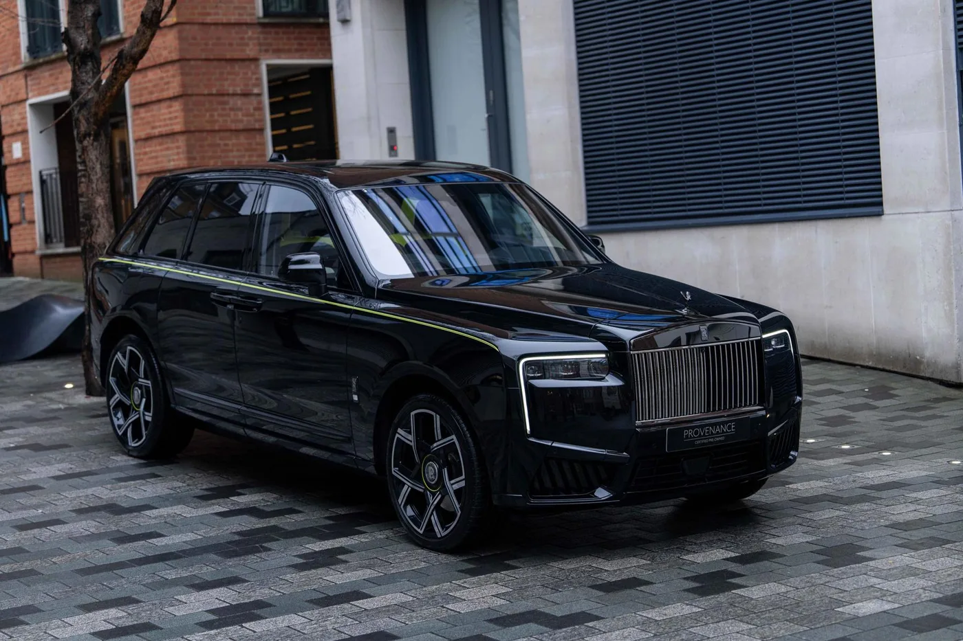2025 Rolls-Royce Cullinan Black Badge angeboten von einer Vertragshändlergruppe in London, Vereinigtes Königreich, Foto 17 von 25