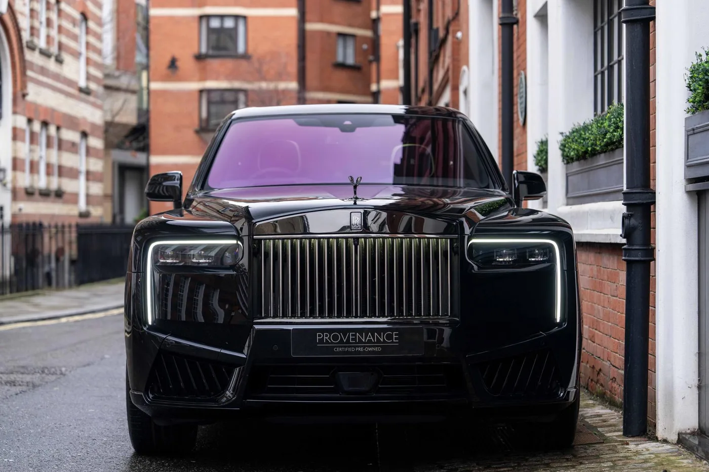 2025 Rolls-Royce Cullinan Black Badge angeboten von einer Vertragshändlergruppe in London, Vereinigtes Königreich, Foto 18 von 25