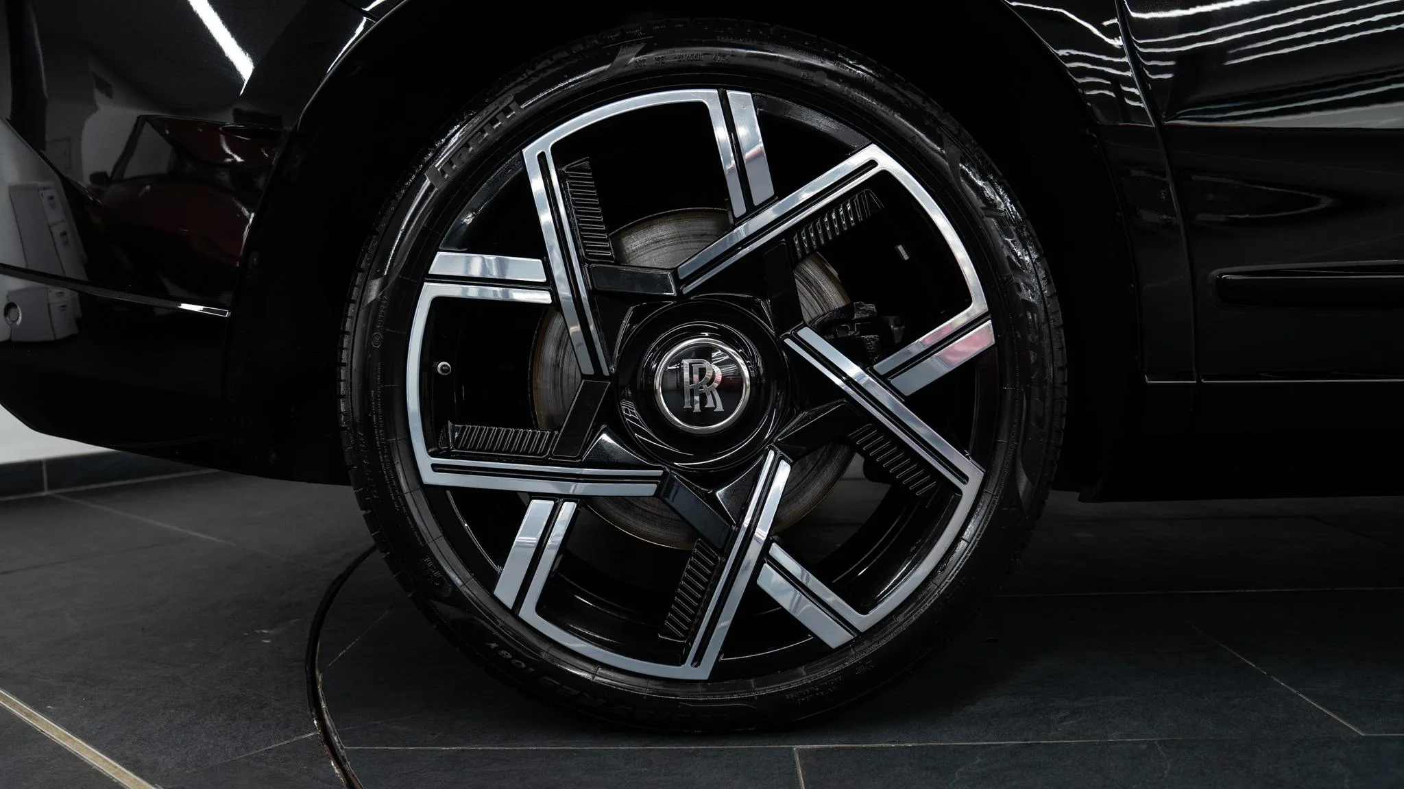 2025 Rolls-Royce Cullinan Series II Black Badge, 15/30
