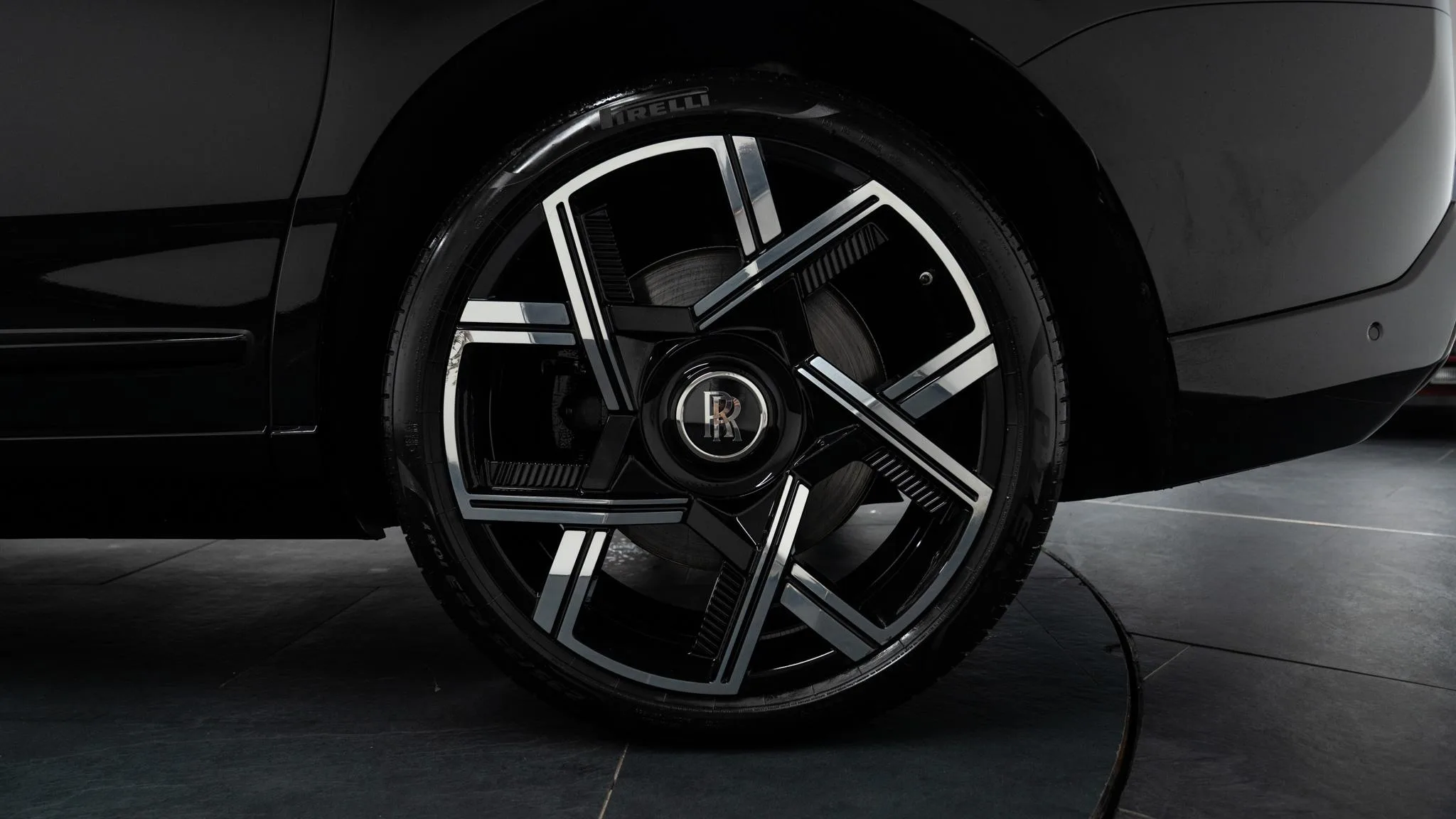 2025 Rolls-Royce Cullinan Series II Black Badge, 20/30
