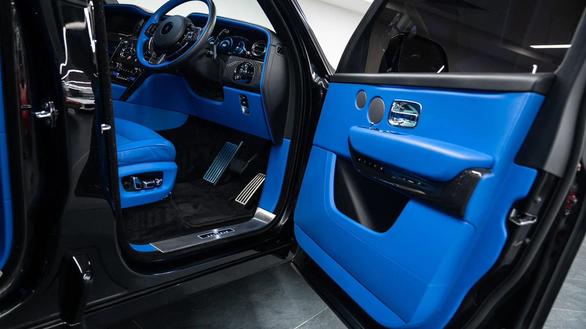 2025 Rolls-Royce Cullinan Series II Black Badge, 25/30