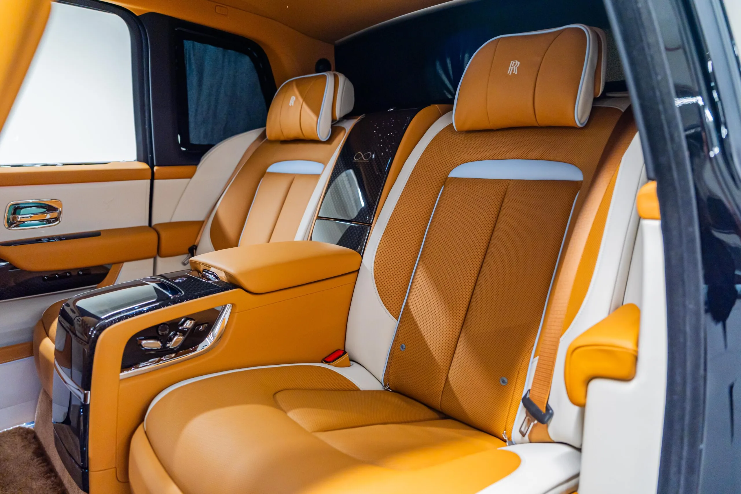 2025 Rolls-Royce Cullinan Series II Black Badge, 17/20