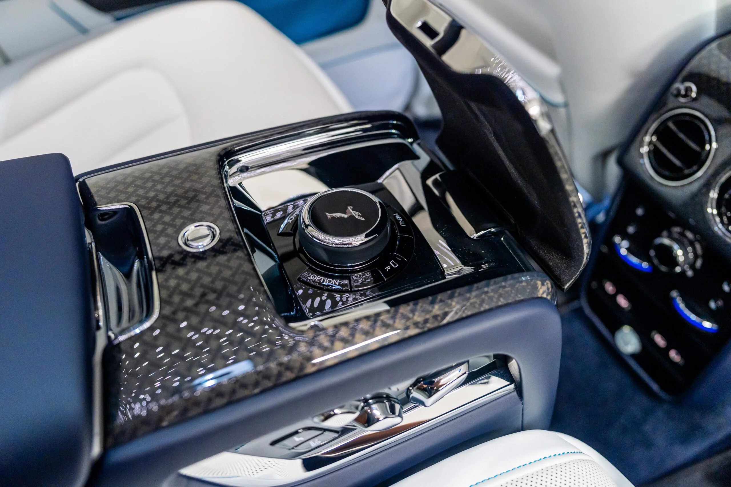 2025 Rolls-Royce Cullinan Series II Black Badge, 13/20