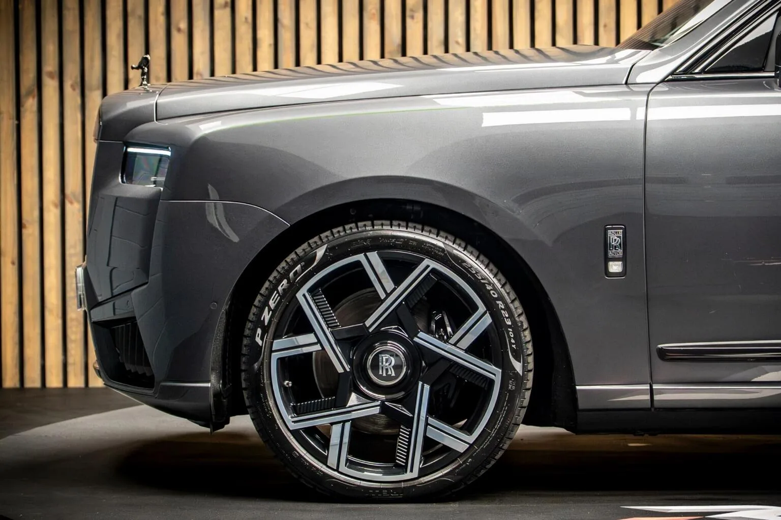 2025 Rolls-Royce Cullinan Series II Black Badge, 8/30