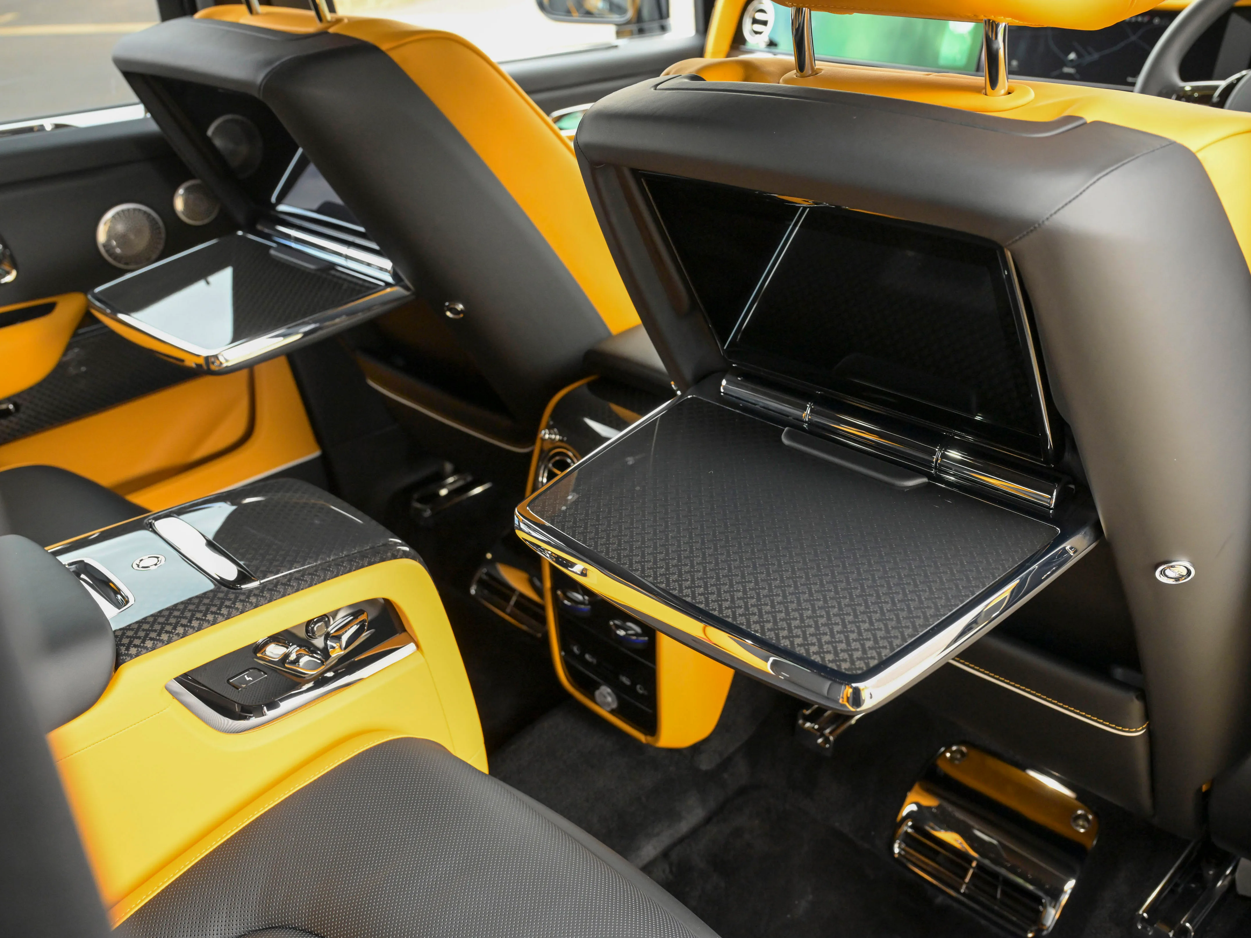 2025 Rolls-Royce Cullinan Series II Black Badge, 18/30