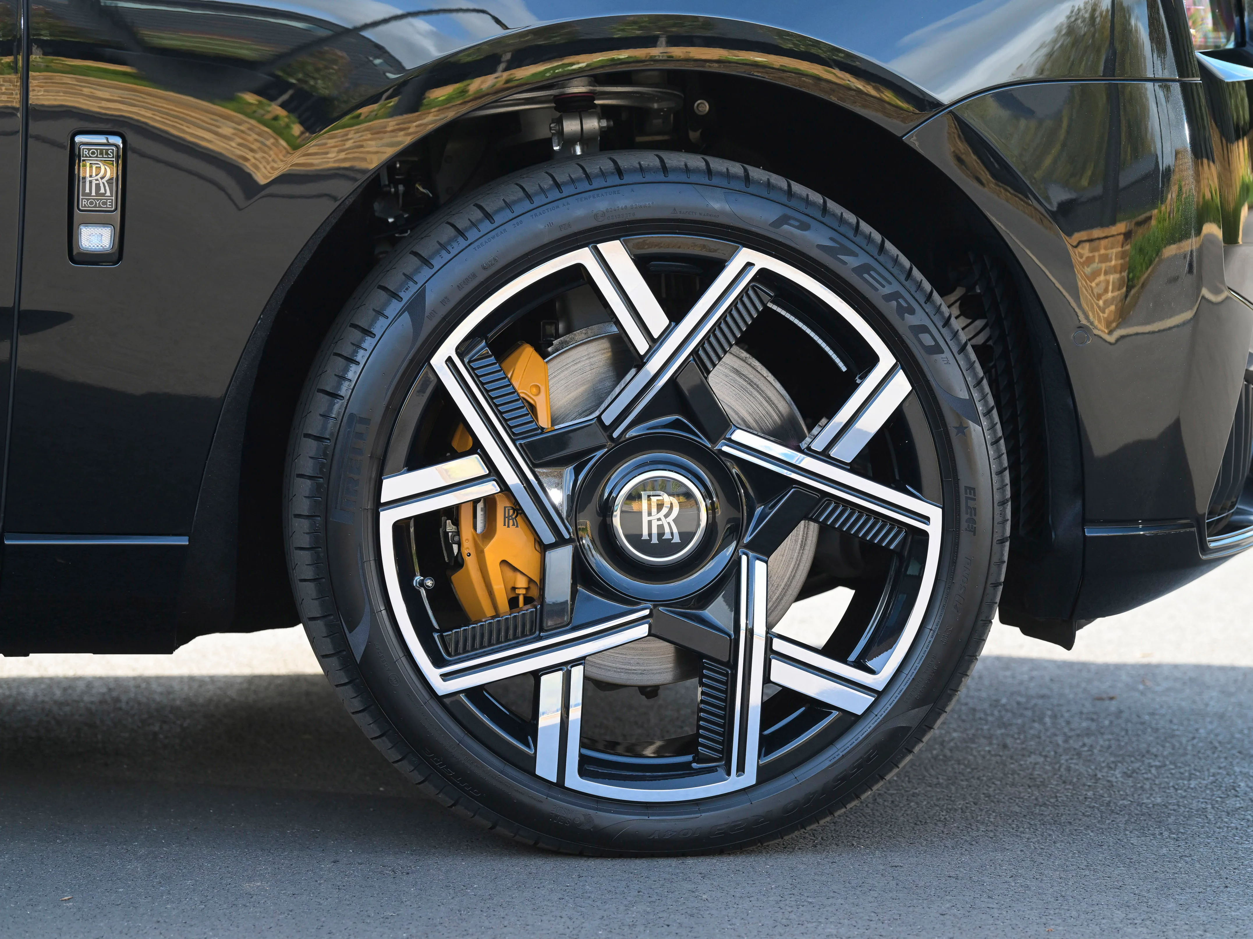 2025 Rolls-Royce Cullinan Series II Black Badge, 29/30