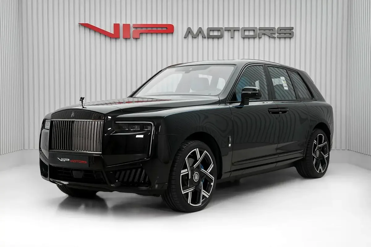 2025 Rolls-Royce Cullinan Series II Black Badge angeboten von einem Fachhändler in Dubai, Vereinigte Arabische Emirate, Hauptfoto