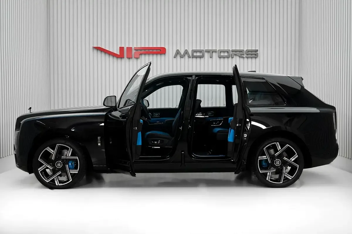 2025 Rolls-Royce Cullinan Series II Black Badge, 7/15