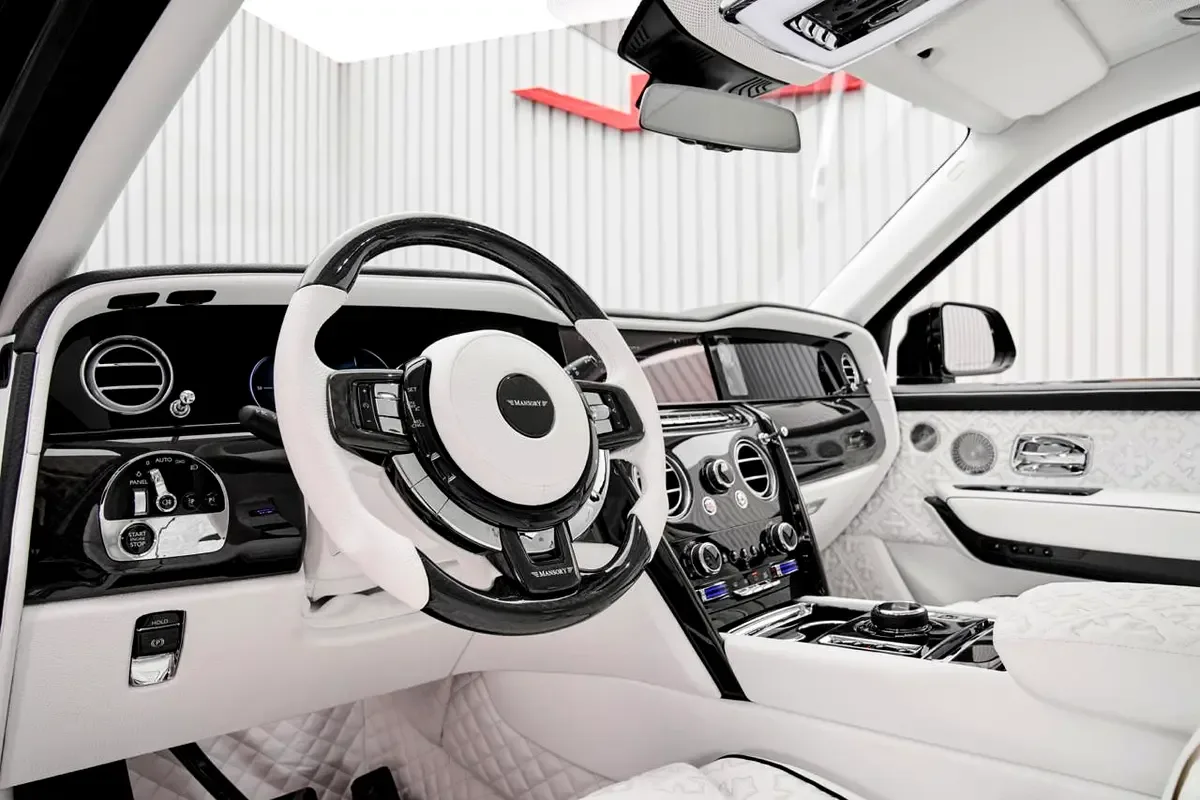 2025 Rolls-Royce Cullinan Series II by Mansory Chrome Hearts, 11/18
