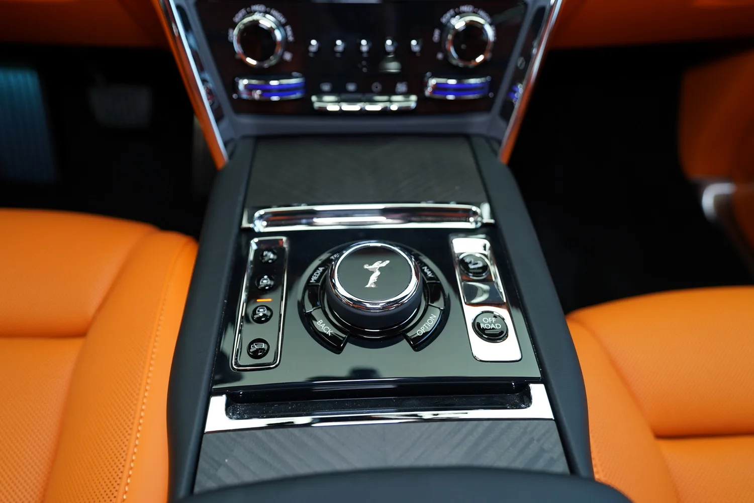 2025 Rolls-Royce Cullinan Series II, 7/12