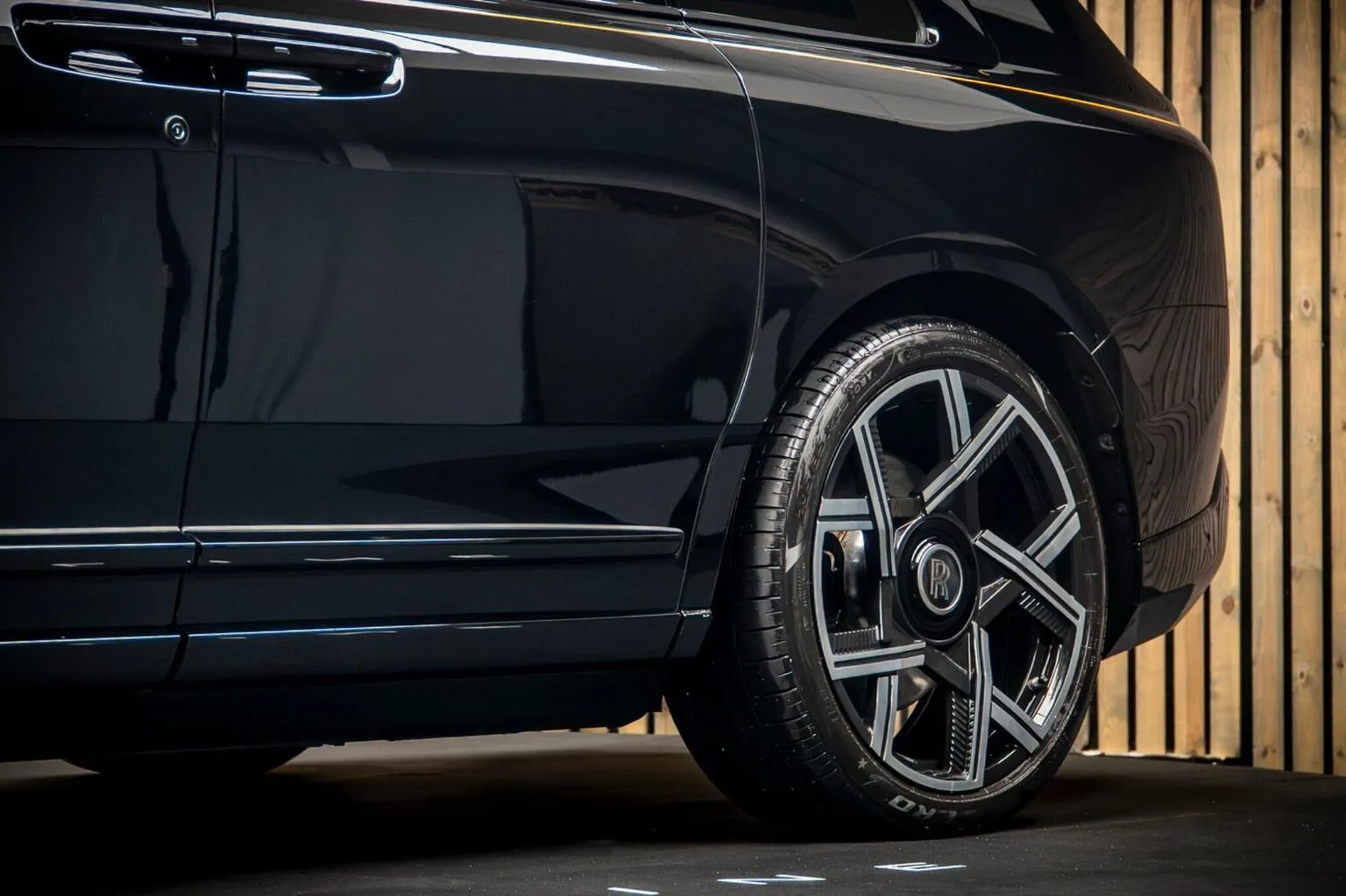 2025 Rolls-Royce Cullinan Series II, 15/30