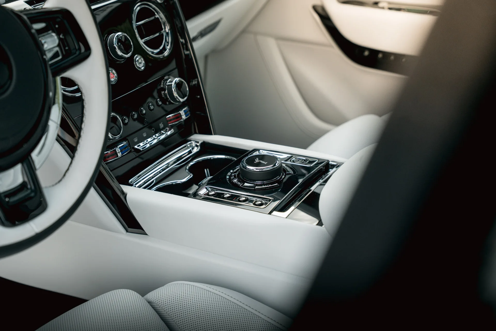 2025 Rolls-Royce Cullinan Series II, 16/30