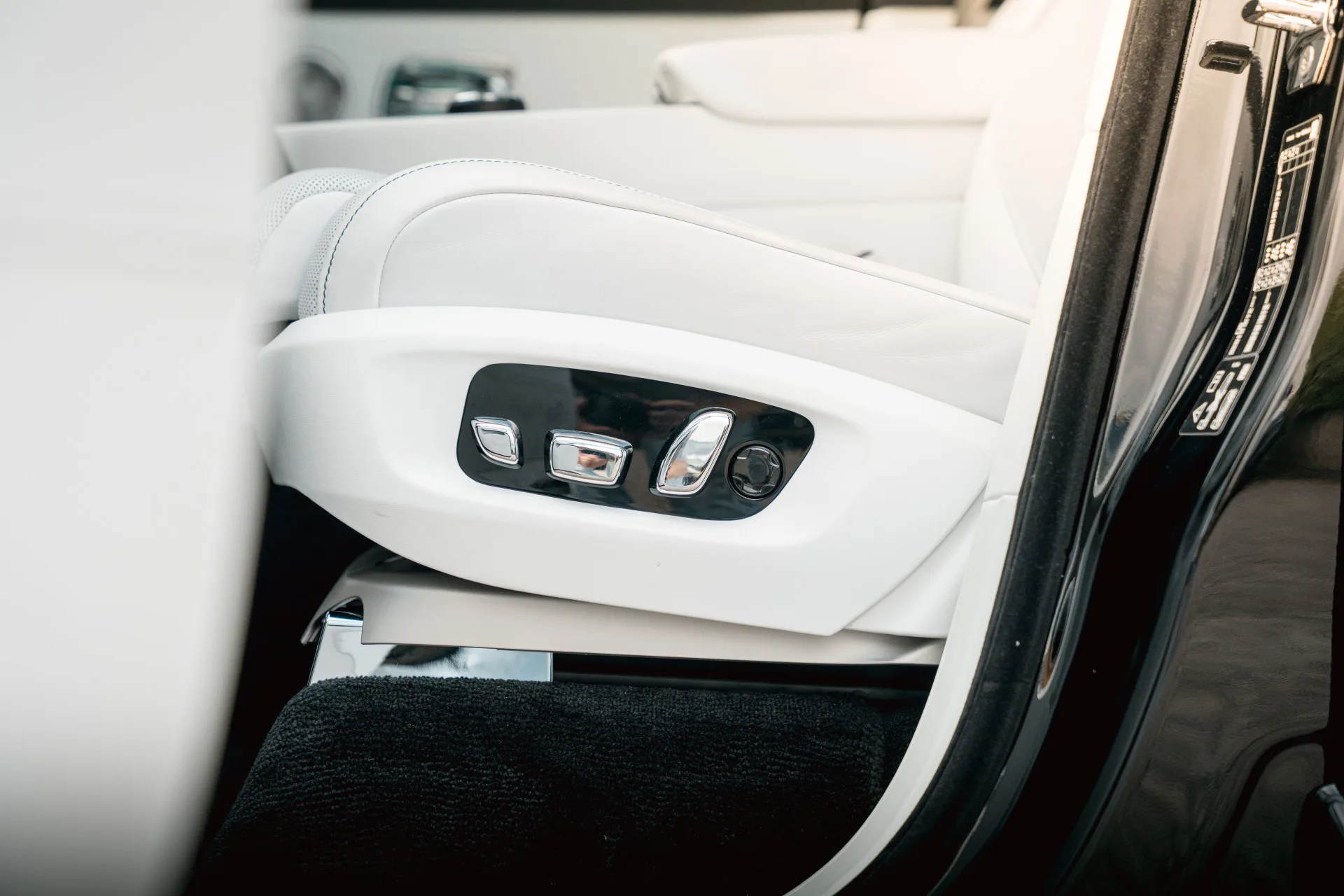 2025 Rolls-Royce Cullinan Series II, 18/30