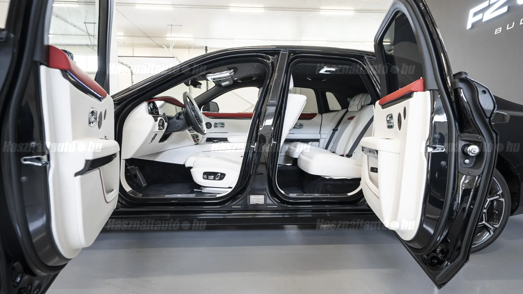 2025 Rolls-Royce Ghost Black Badge, 10/12