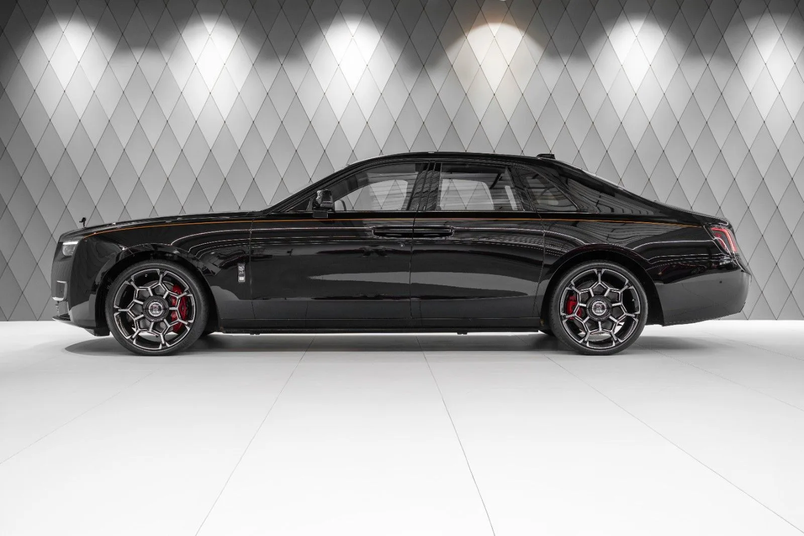 2025 Rolls-Royce Ghost Black Badge, 5/30