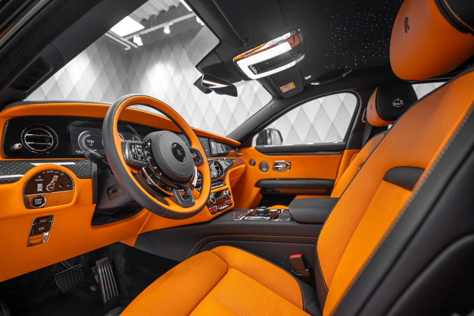 2025 Rolls-Royce Ghost Black Badge, 13/30