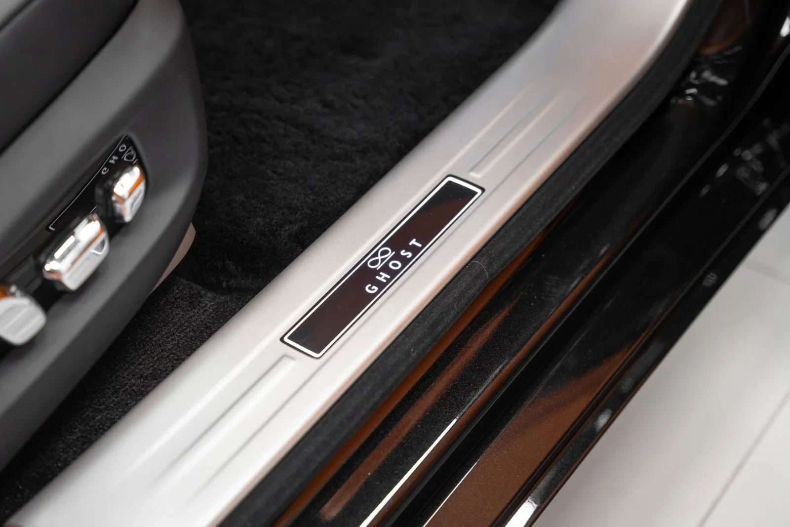 2025 Rolls-Royce Ghost Black Badge, 22/30
