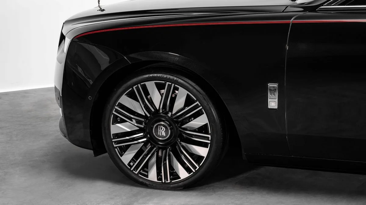 2025 Rolls-Royce Ghost Extended proposée par un concessionnaire spécialisé à Dubai, Émirats arabes unis, photo 6 sur 25