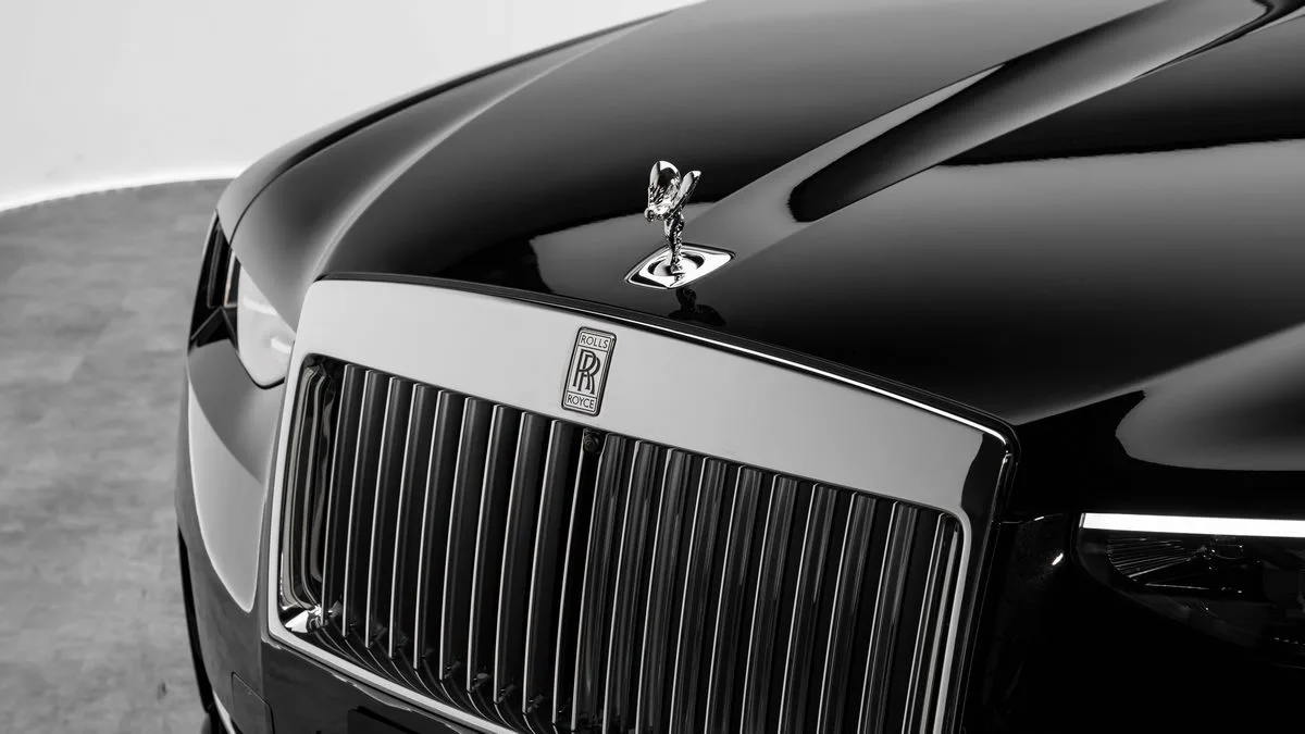 2025 Rolls-Royce Ghost Extended proposée par un concessionnaire spécialisé à Dubai, Émirats arabes unis, photo 8 sur 25