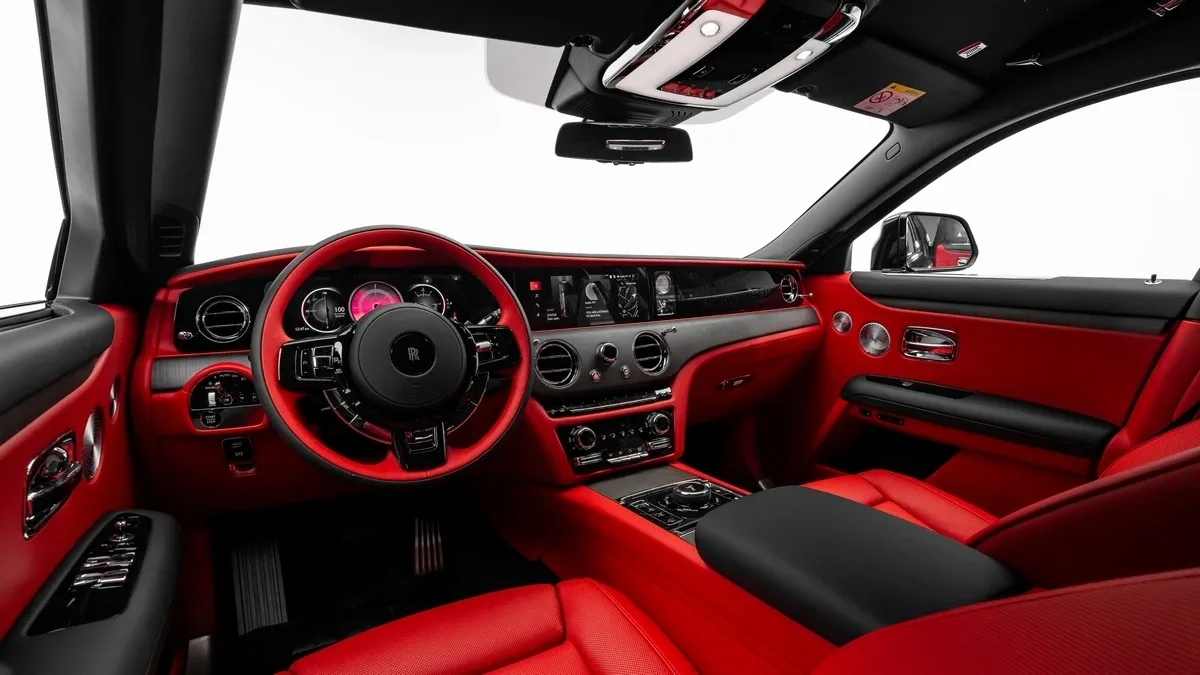 2025 Rolls-Royce Ghost Extended proposée par un concessionnaire spécialisé à Dubai, Émirats arabes unis, photo 13 sur 25