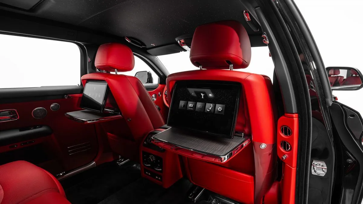 2025 Rolls-Royce Ghost Extended proposée par un concessionnaire spécialisé à Dubai, Émirats arabes unis, photo 24 sur 25