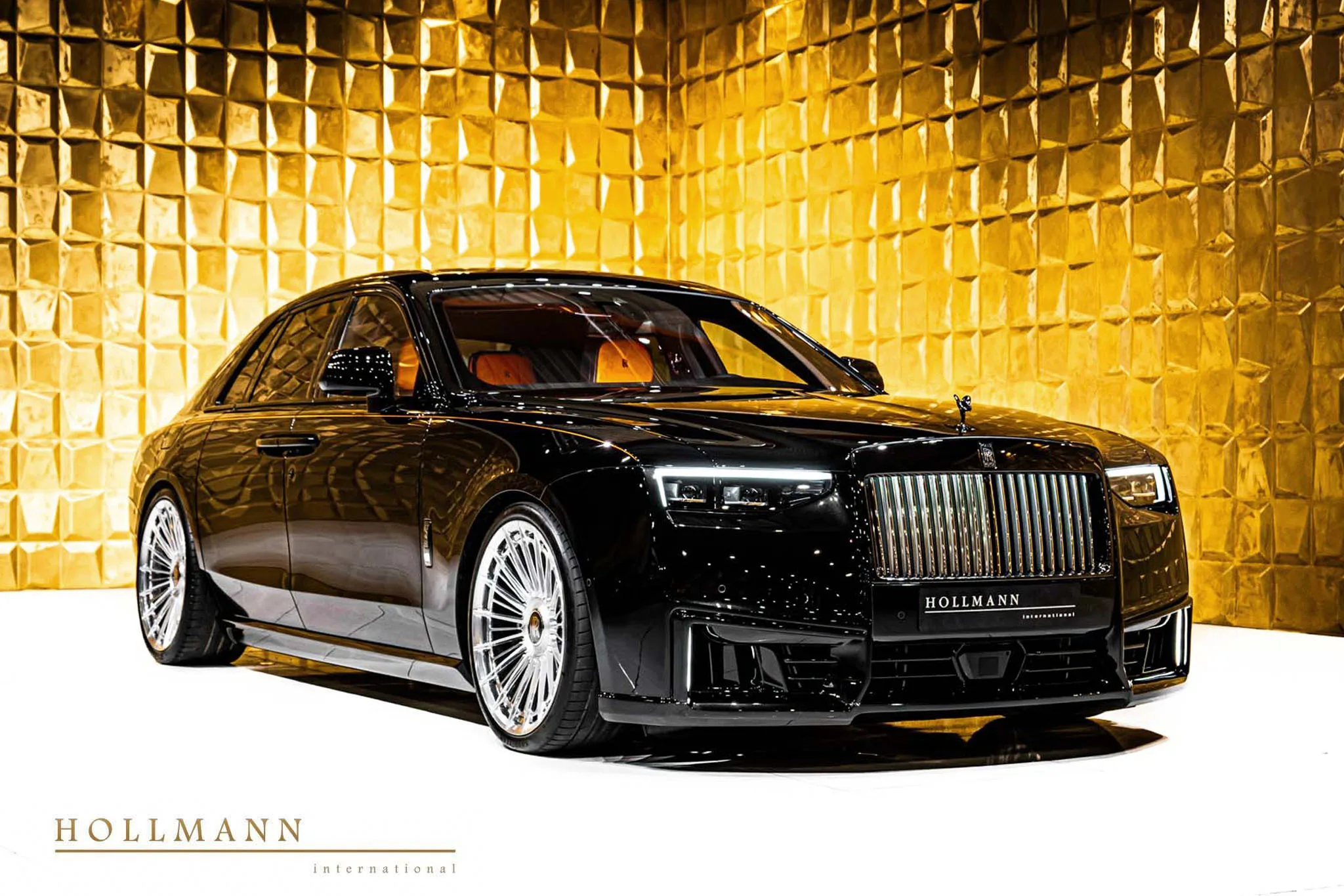 2025 Rolls-Royce Ghost Black Badge proposée par un concessionnaire spécialisé à Stuhr, Allemagne, photo principale