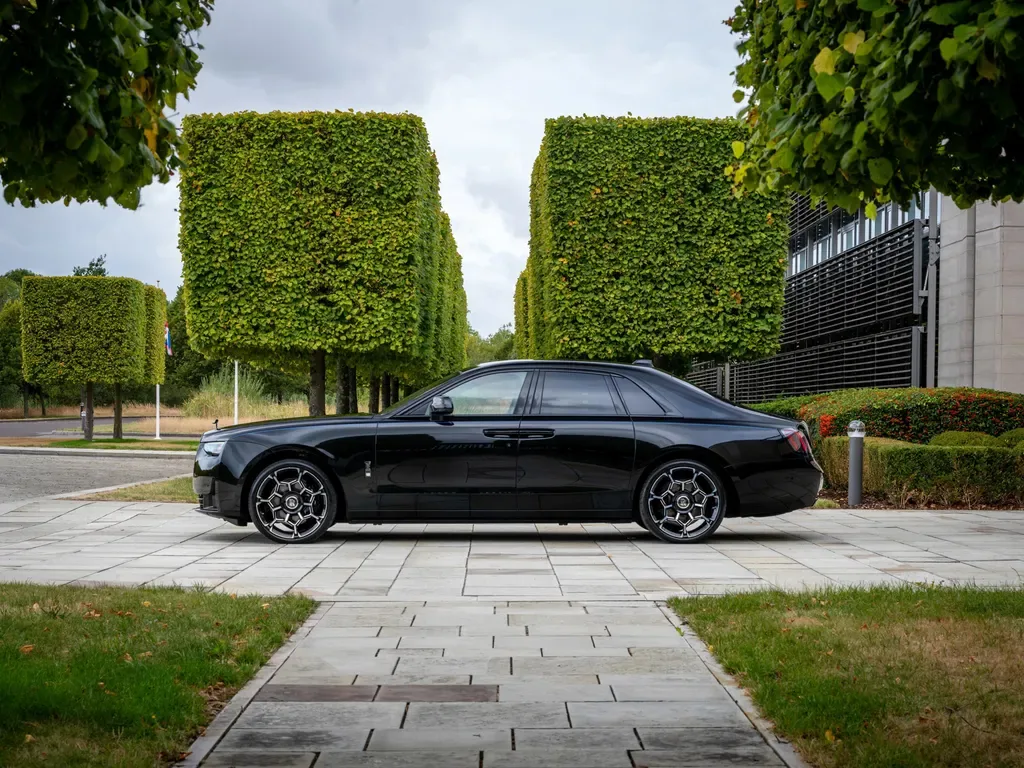 2025 Rolls-Royce Ghost Series II Black Badge, 3/22
