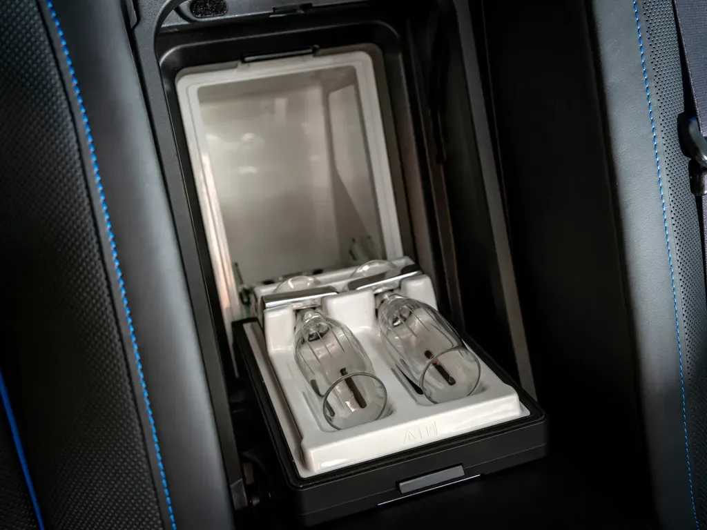 2025 Rolls-Royce Ghost Series II Black Badge, 19/22